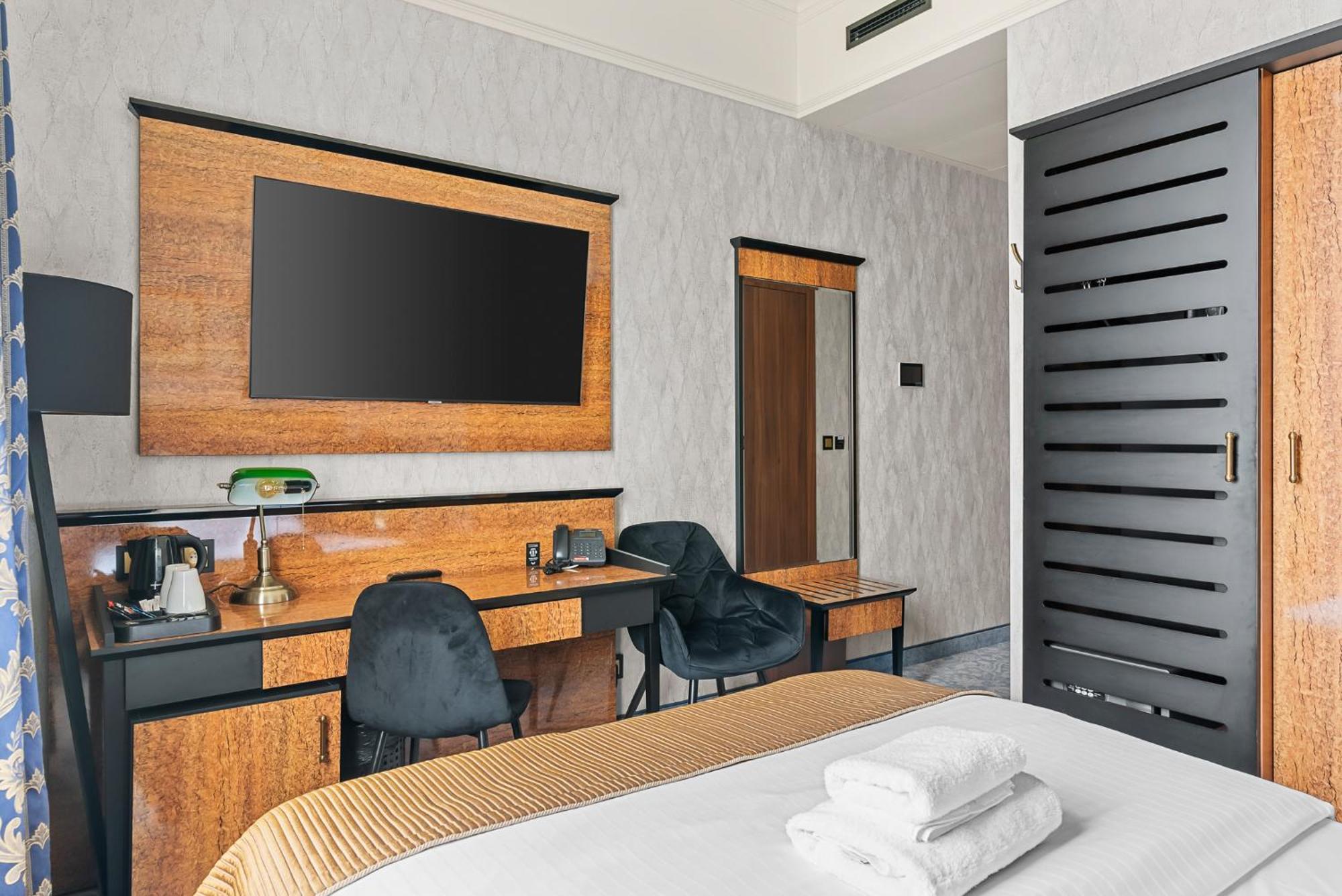 Hotel Diament Plaza Катовице Екстериор снимка