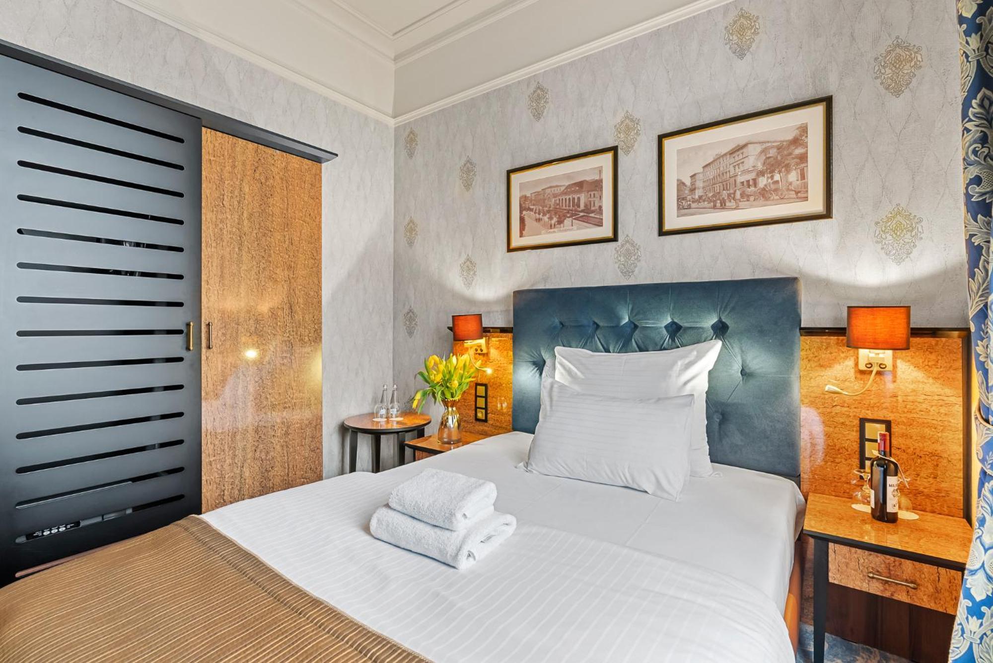 Hotel Diament Plaza Катовице Екстериор снимка