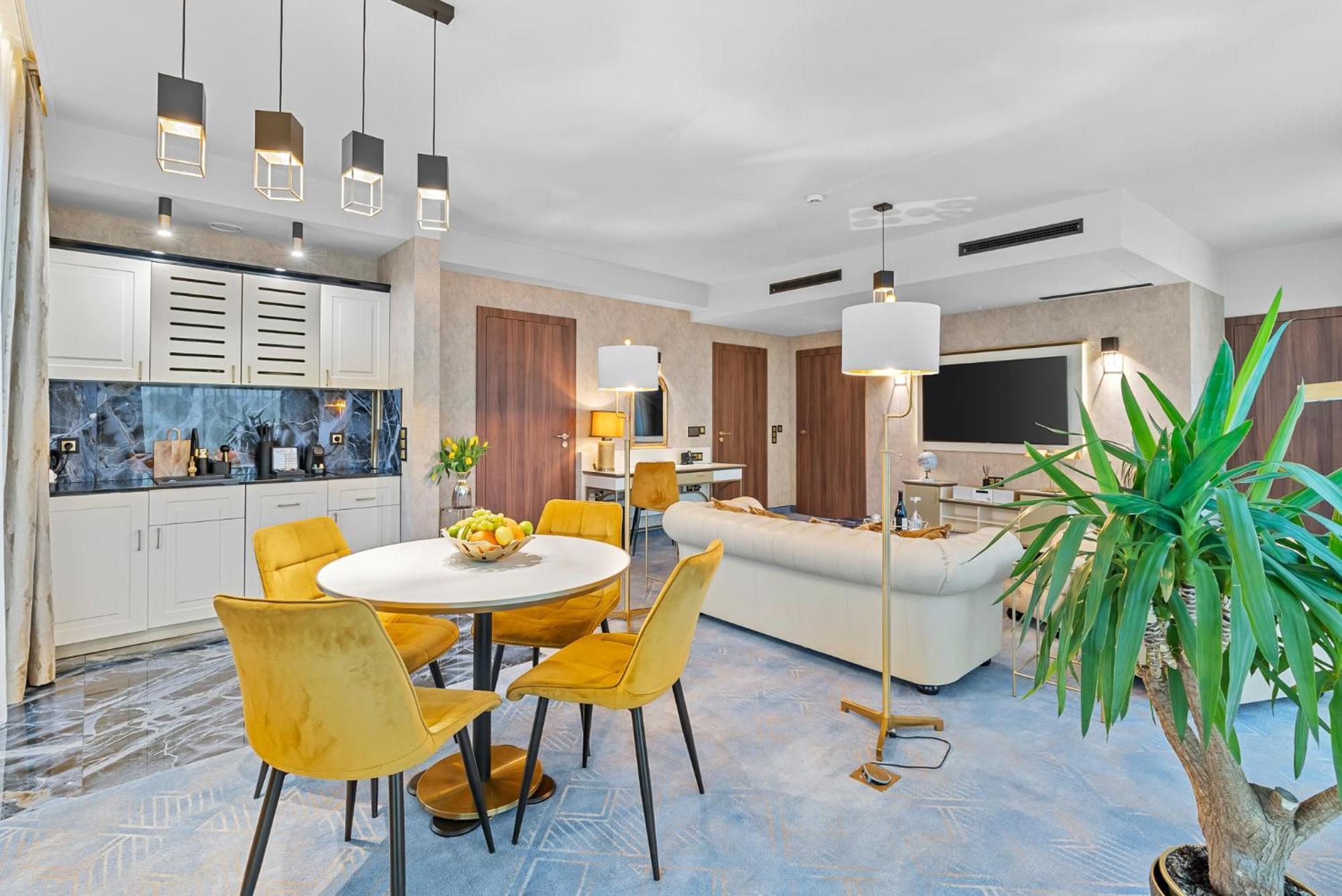 Hotel Diament Plaza Катовице Екстериор снимка