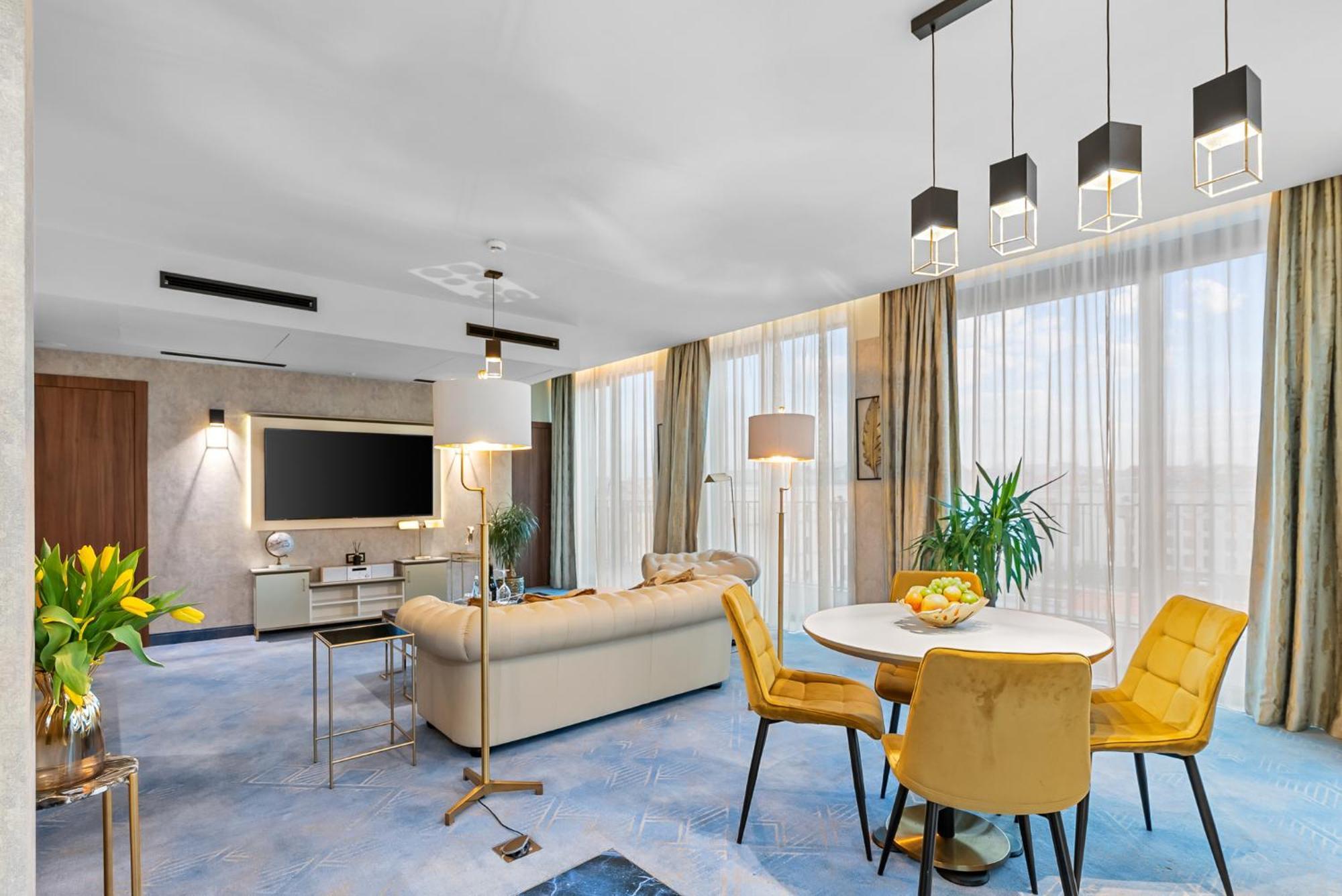 Hotel Diament Plaza Катовице Екстериор снимка