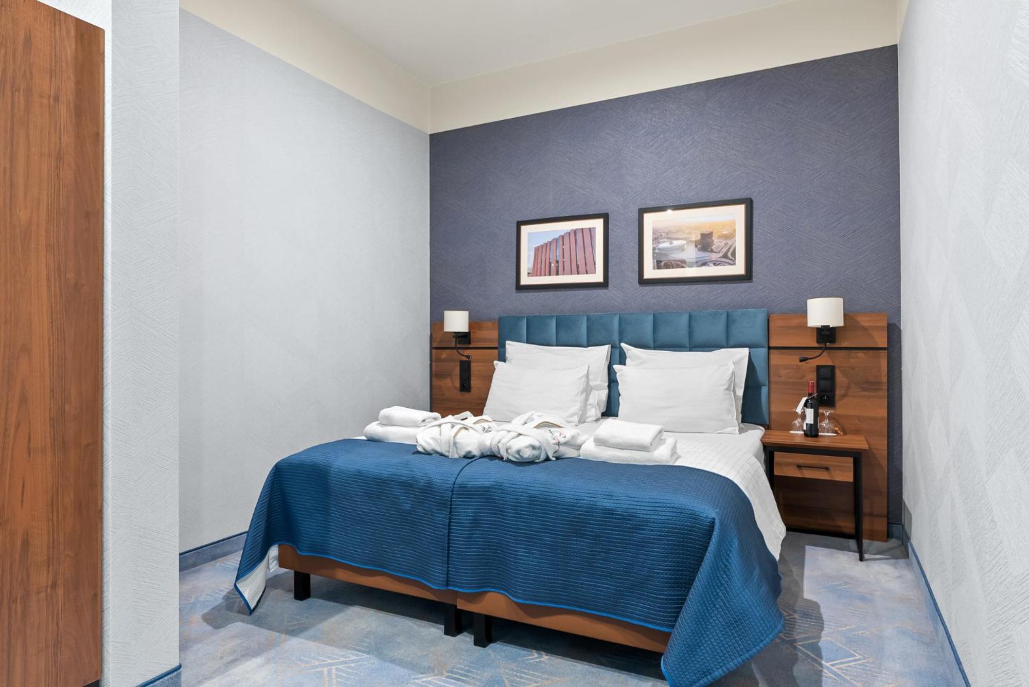 Hotel Diament Plaza Катовице Екстериор снимка