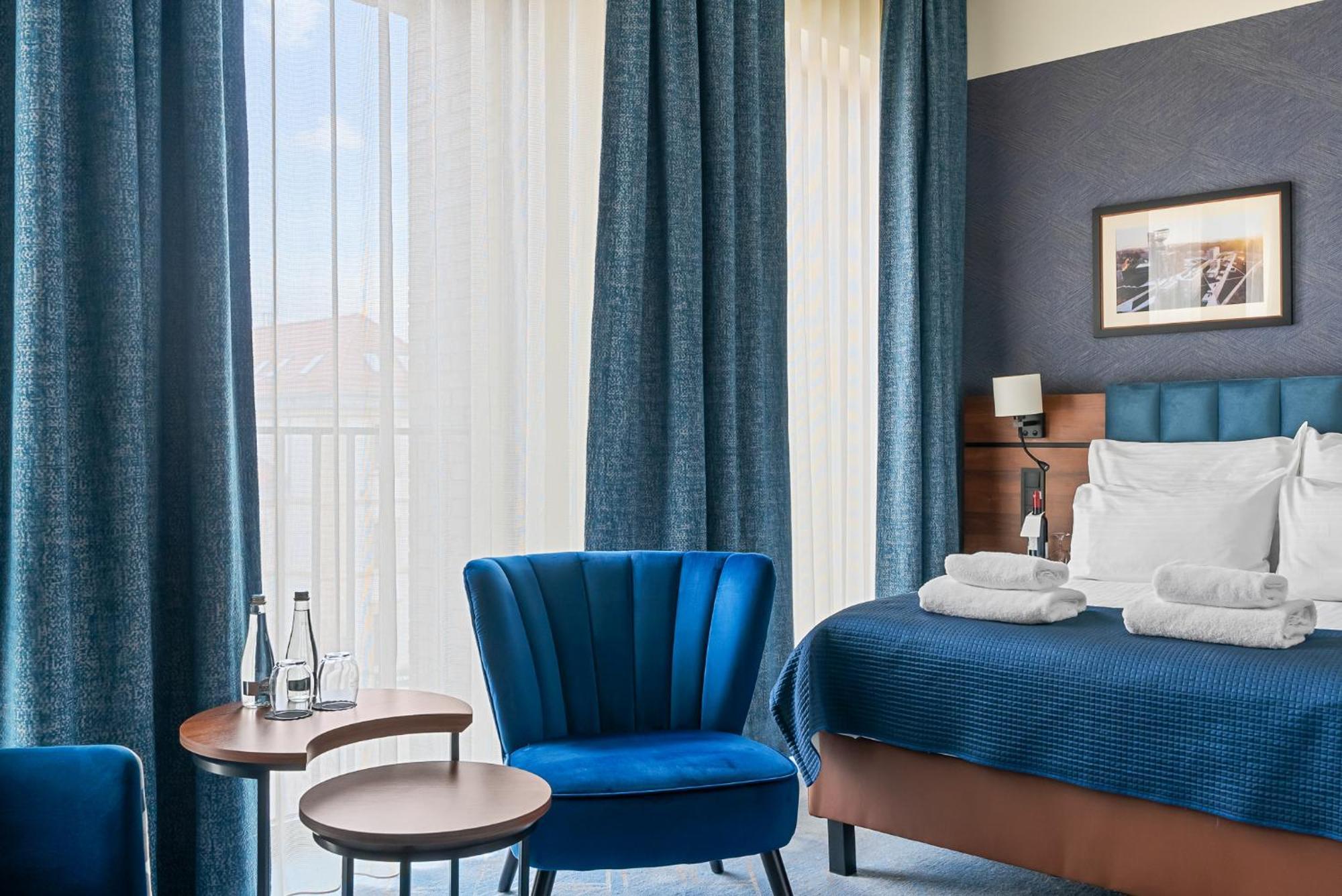 Hotel Diament Plaza Катовице Екстериор снимка